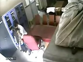 एक फूहड़ एशियाई के सेक्सी मूवी पिक्चर फिल्म साथ फंस गया