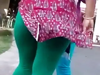 लिली इसे मूवी सेक्सी ब्लू पिक्चर रफ ट्रिब्यूट पसंद करती है